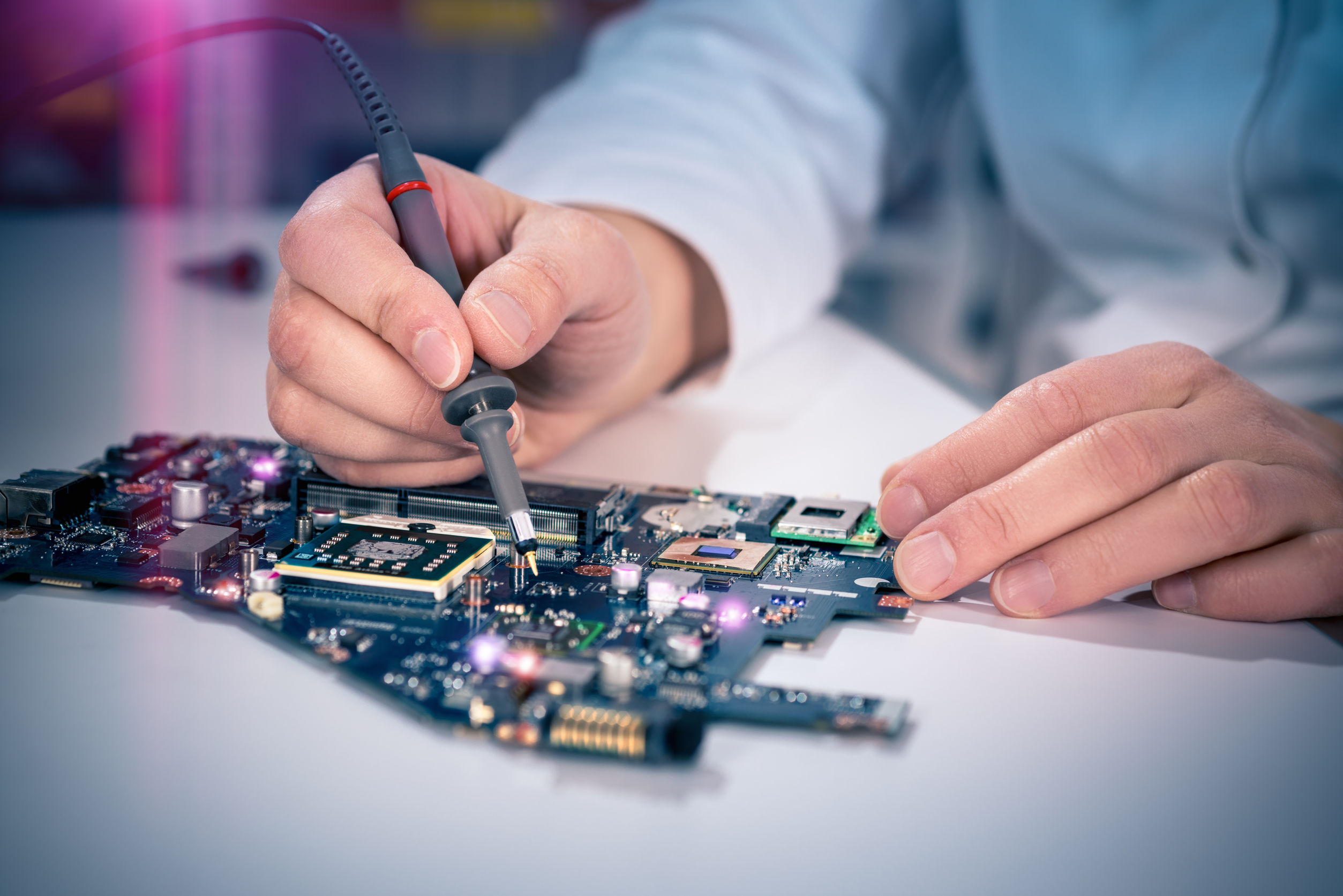 5 Key Steps to Becoming an Electronic Technician